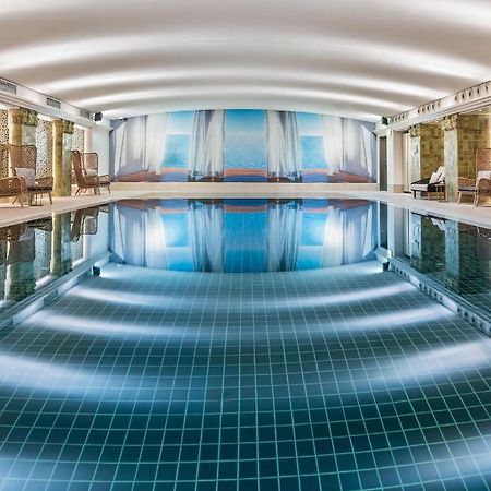 متنزه حياة هامبورغ المظهر الخارجي الصورة The pool at the Mandarin Oriental, Munich
