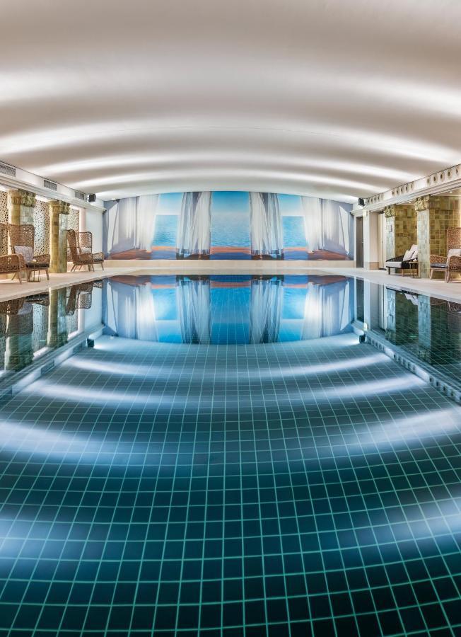 متنزه حياة هامبورغ المظهر الخارجي الصورة The pool at the Mandarin Oriental, Munich