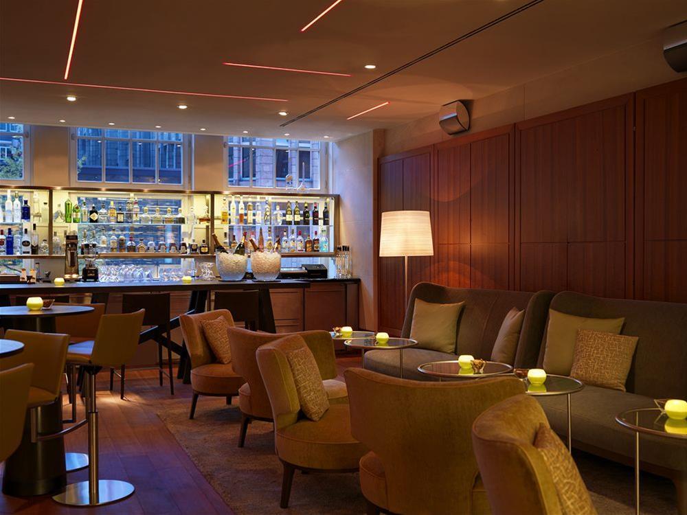 متنزه حياة هامبورغ المظهر الخارجي الصورة The bar at the Connaught